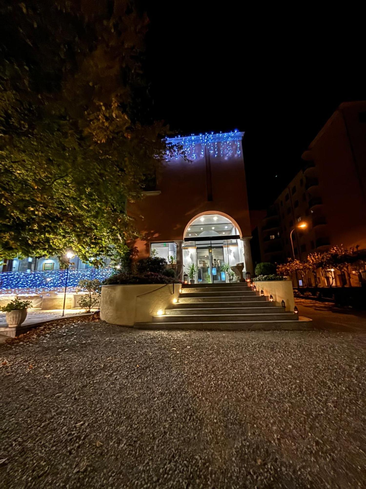 Villa Nasti Hotel Ristorante Canzo Екстер'єр фото
