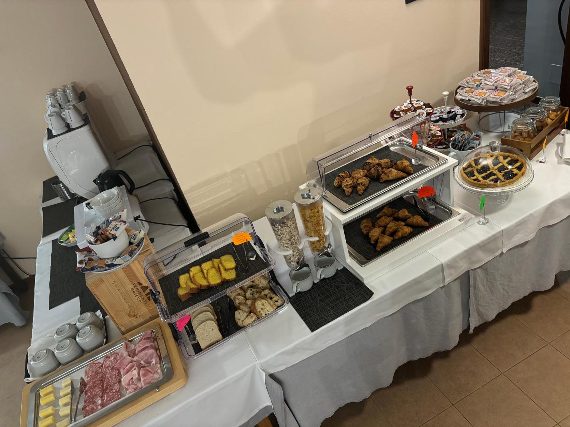 Villa Nasti Hotel Ristorante Canzo Екстер'єр фото