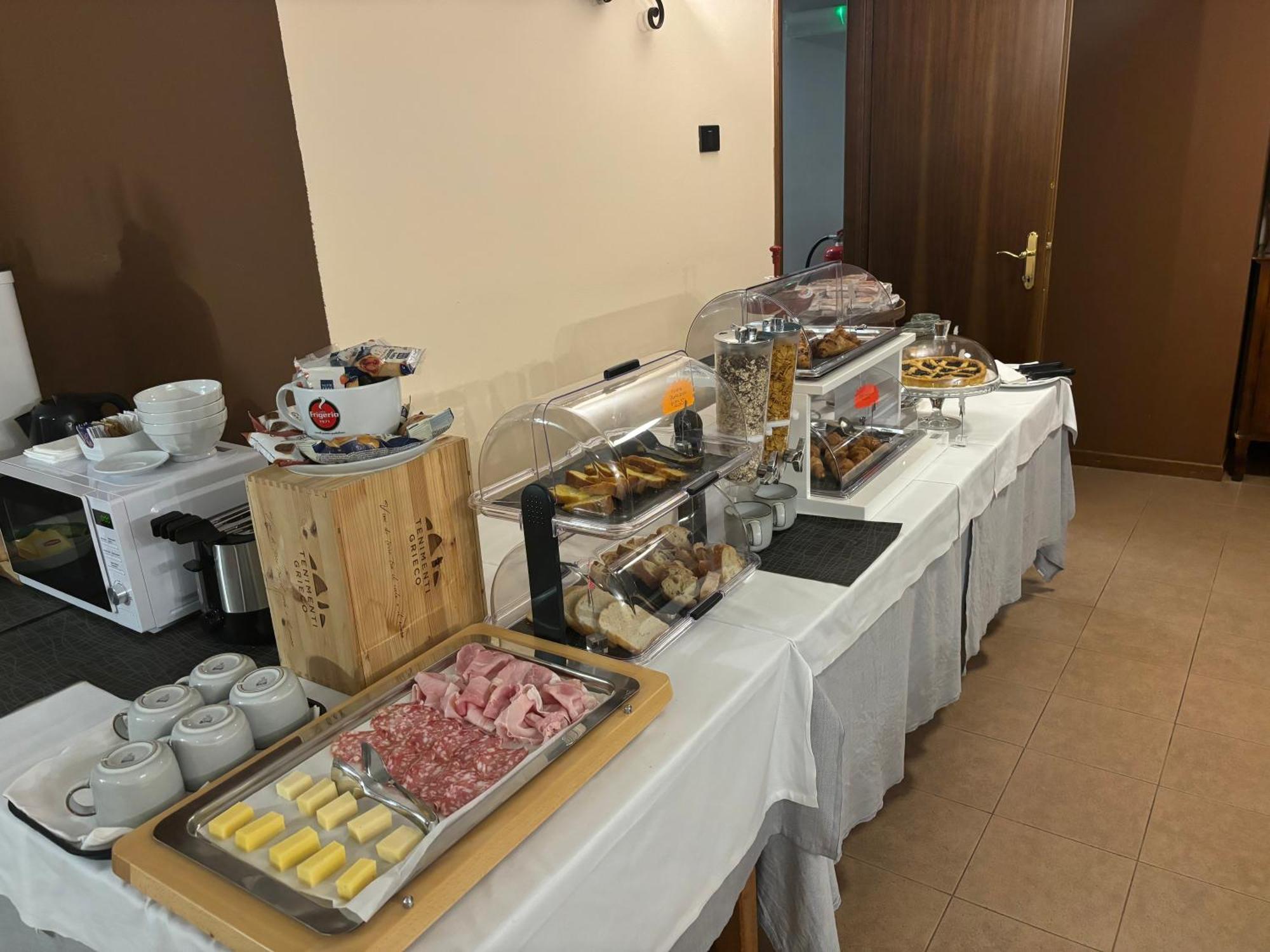 Villa Nasti Hotel Ristorante Canzo Екстер'єр фото