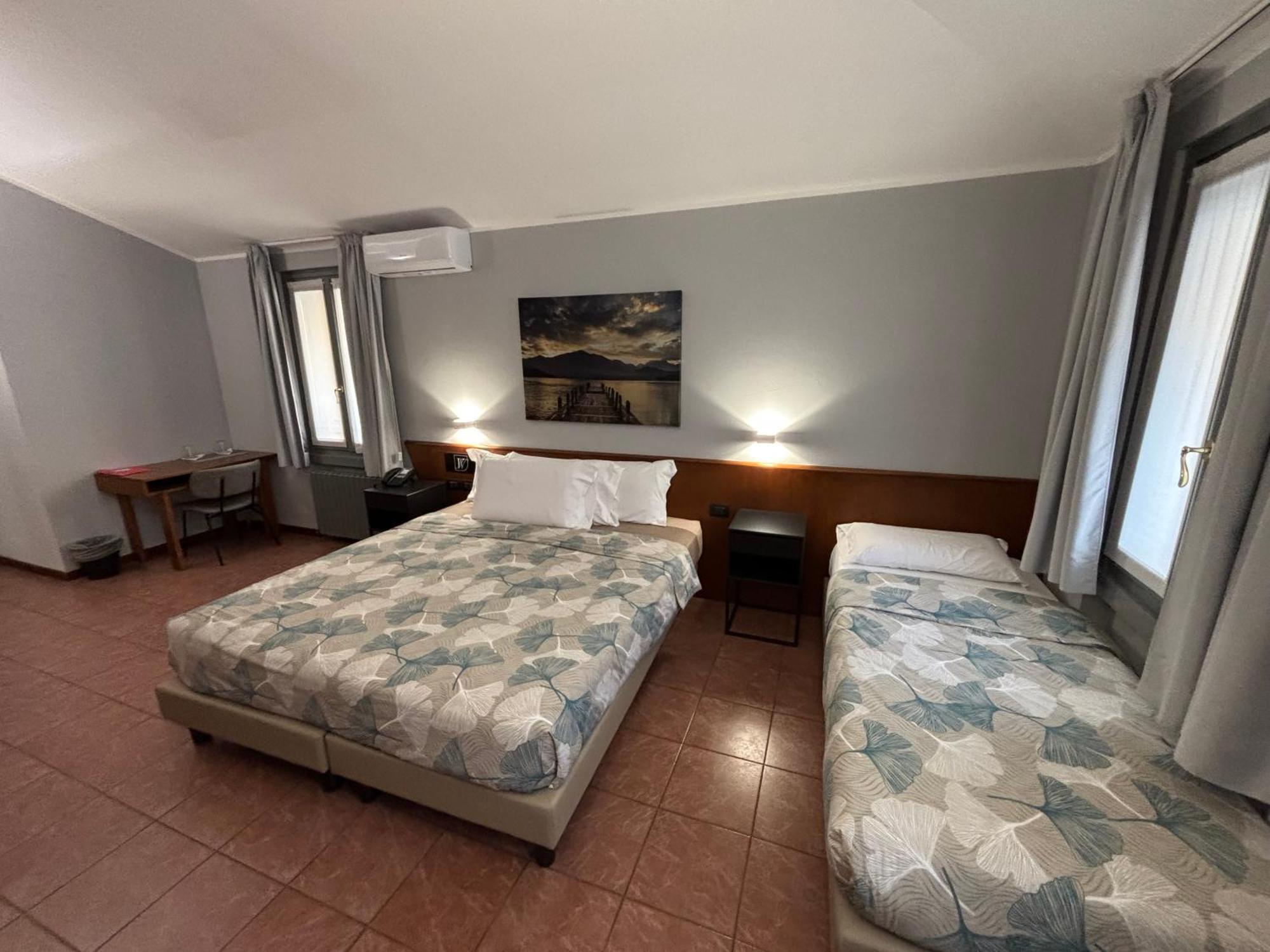 Villa Nasti Hotel Ristorante Canzo Екстер'єр фото