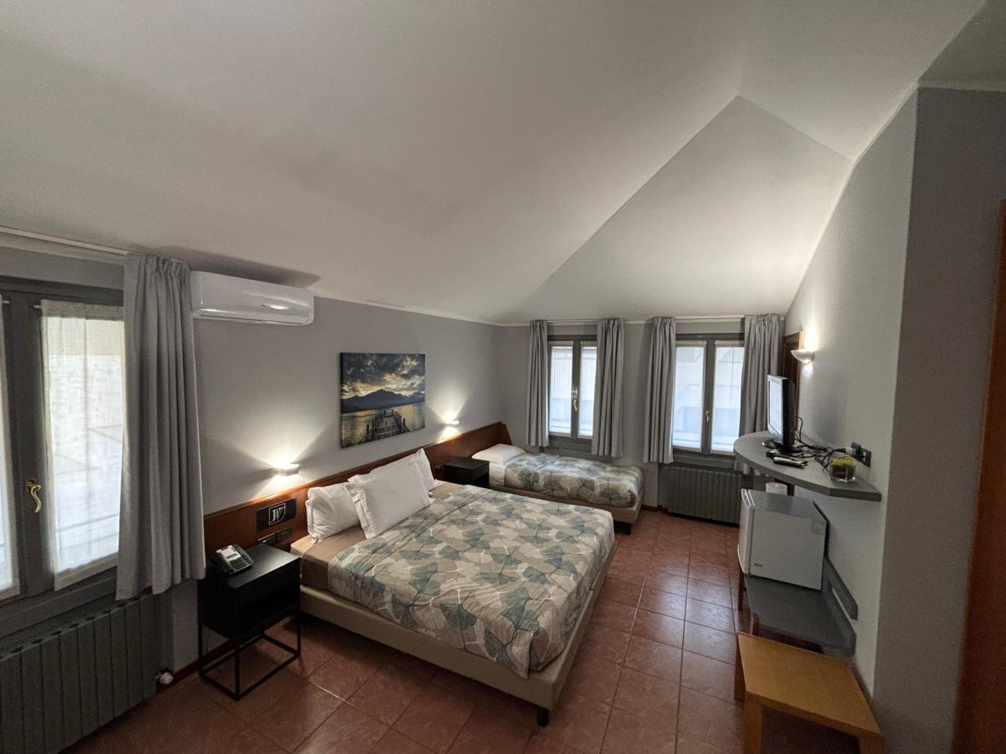Villa Nasti Hotel Ristorante Canzo Екстер'єр фото