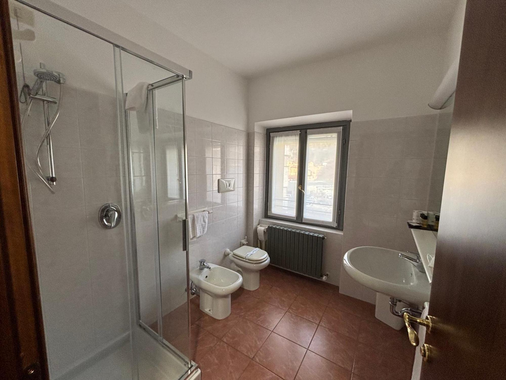 Villa Nasti Hotel Ristorante Canzo Екстер'єр фото
