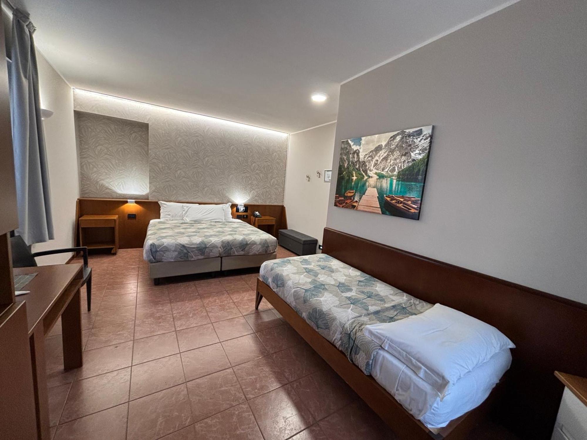 Villa Nasti Hotel Ristorante Canzo Екстер'єр фото